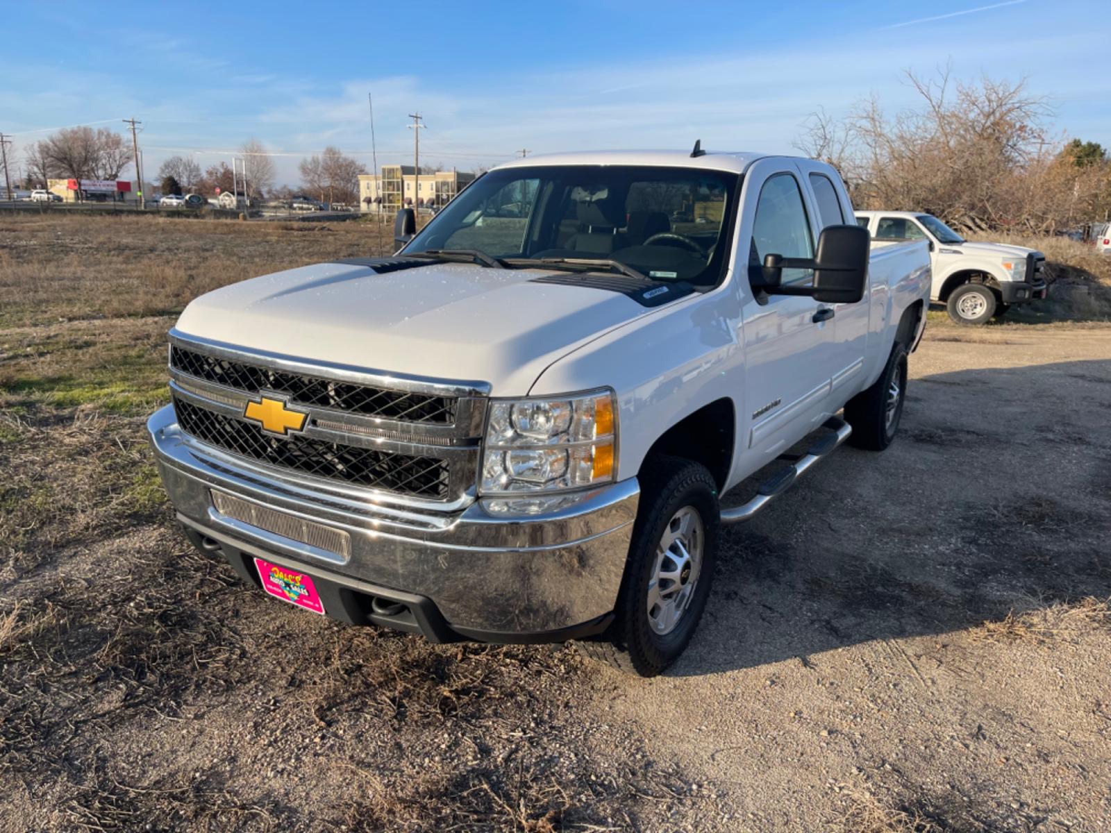 2013 Alpine White /Black Chevrolet Silverado 2500HD LT (1GC2KXCG1DZ) with an 6.0L V8 OHV 16V FFV engine, 6-Speed Automatic transmission, located at 813 E Fairview Ave, Meridian , ID, 83642, (208) 336-8230, 43.618851, -116.384010 - Photo #2